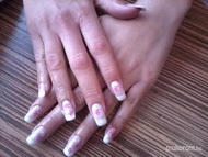 Best Nails - francia rózsaszín akril díszítéssel